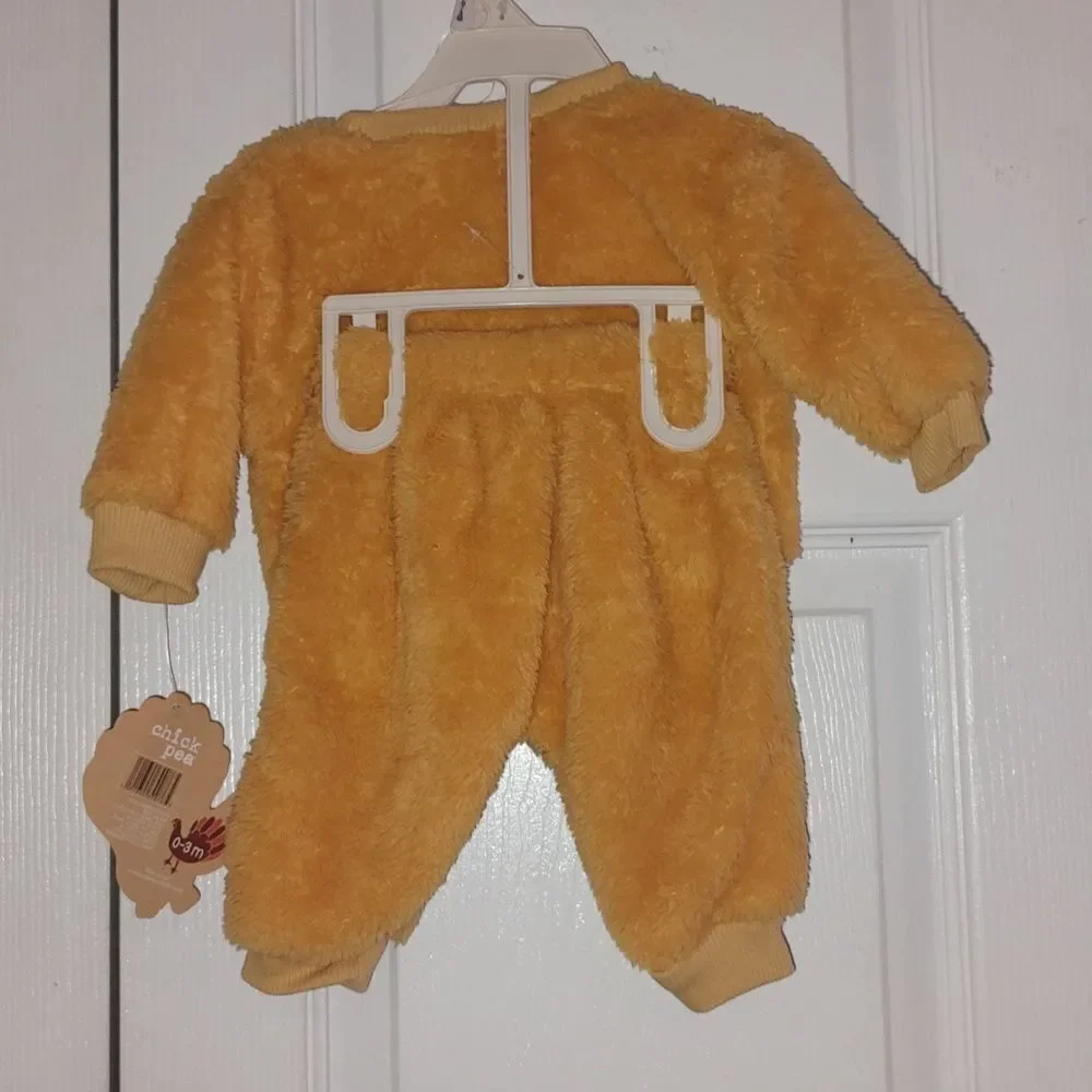 Chic Pea 2pc yellow fleece My 1st Thanksgiving outfit  Sz 0-3 months  NWT